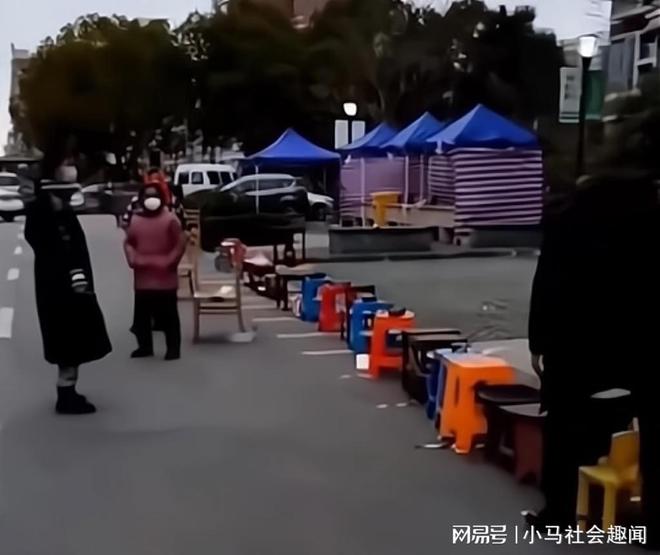 南京市民遭遇核酸检测难题/南京核酸检测打架事件