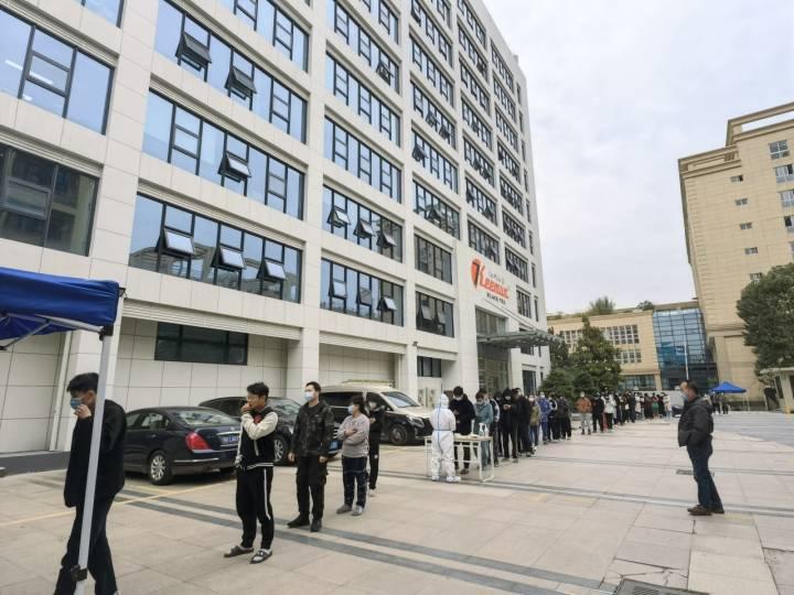 【杭州新增1例确诊曾多次送小孩上学,杭州小学生确诊】