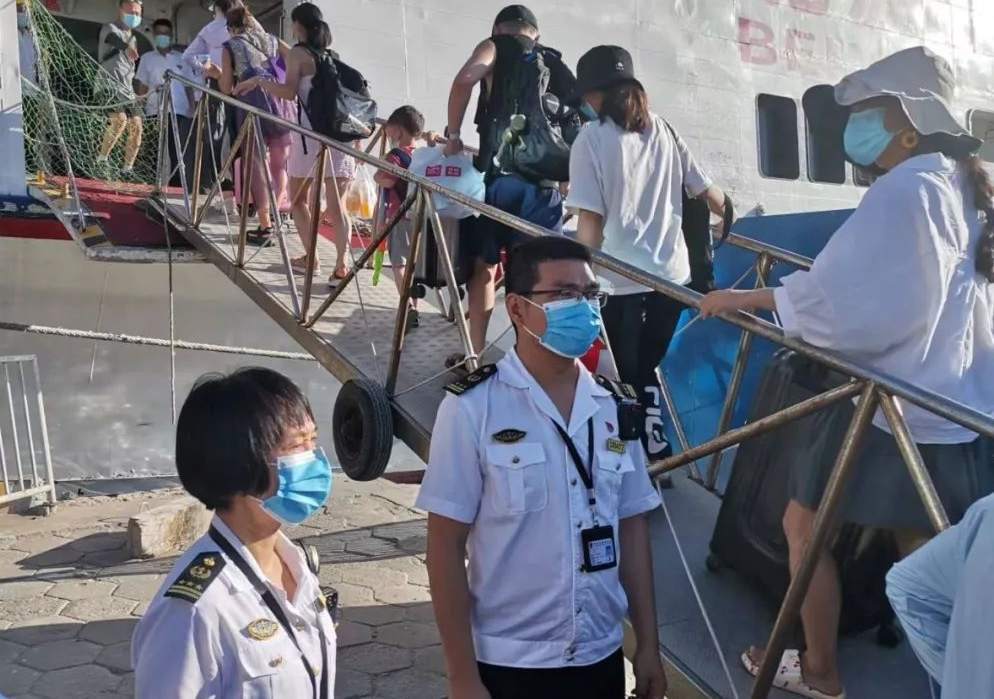 一新冠密接者在广西北海旅游.广西新增密接者？