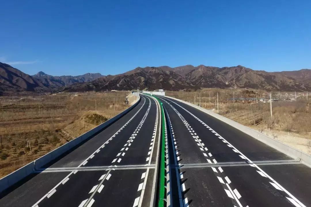 2020年元旦高速公路免费吗(2020年元旦高速公路免费吗?)