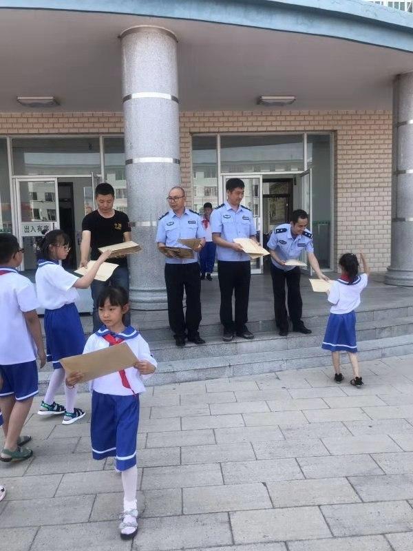 跨地区流动人员不查验健康码/跨省流动人员需要隔离吗