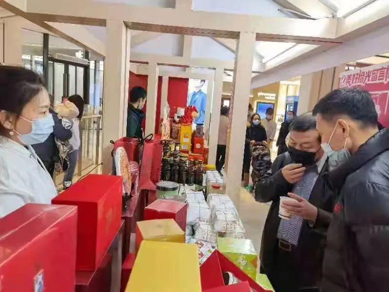 【北京1快递员感染配送区域涉王府井,北京快递员被感染】