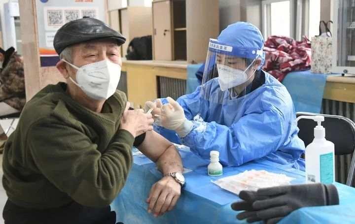 早阳早好?专家:奥密克戎易再感染.奥密克戎读音？