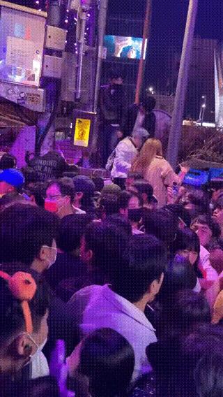 【美国新冠,美国新冠疫情伤亡一共多少人】