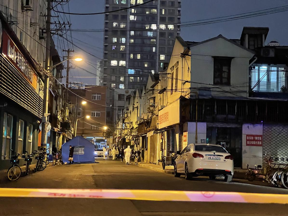 【上海三地列为中风险地区,上海三地列为中风险地区怎么办】