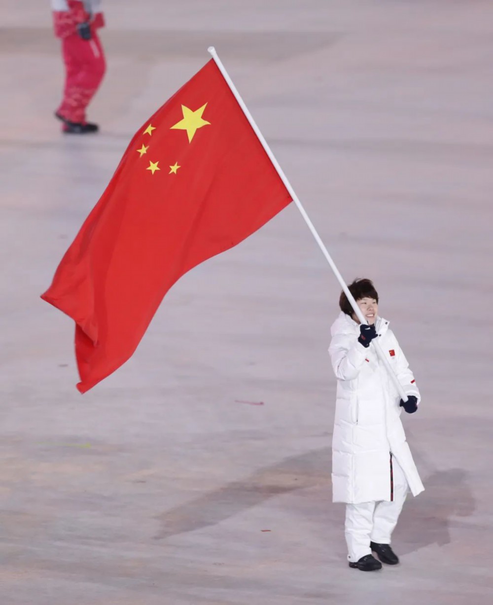【冬奥闭幕式旗手揭晓,北京冬奥会开幕式旗手】