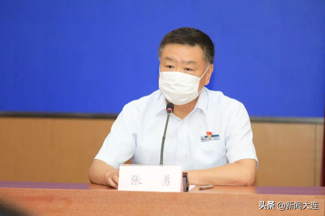 大连一家11口确诊(大连一家11口全确诊)
