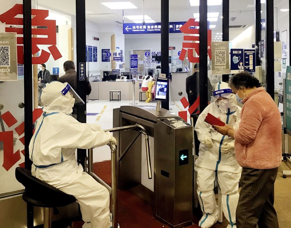 上海医院证实新冠检出确有增加/上海医院感染新冠