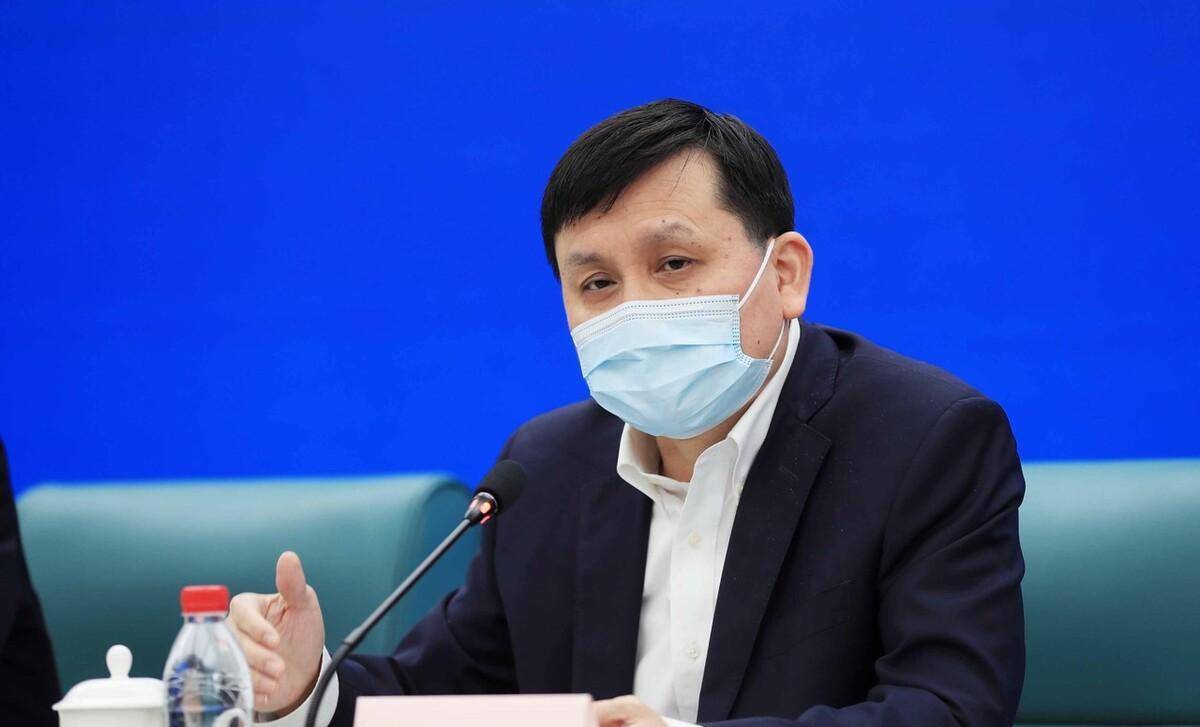 张文宏:第二波感染高峰在5月至6月(张文宏谈二次爆发)