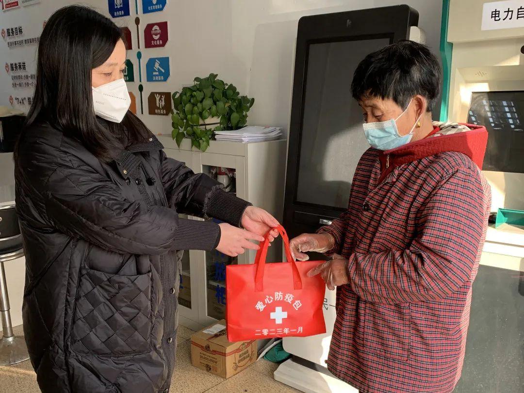 专家:上海疫情距离控制住很接近.上海近来疫情如何？