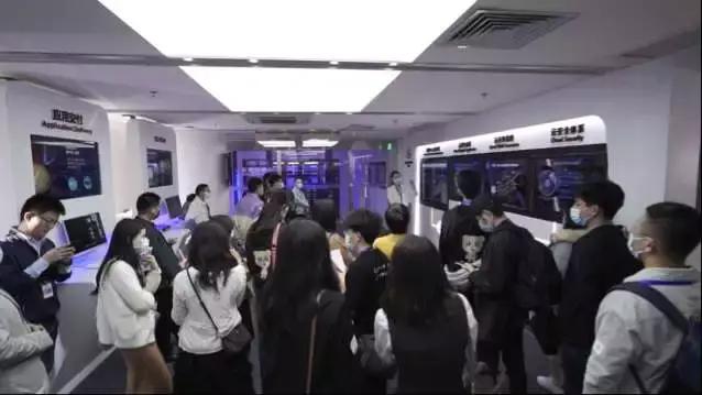 辽宁一高校8天内309人感染/辽宁一高校8天内309人感染?校方回应